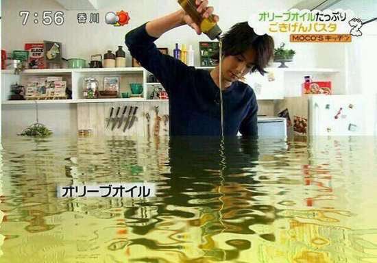 もこみち - オリーブオイル, 溺れる